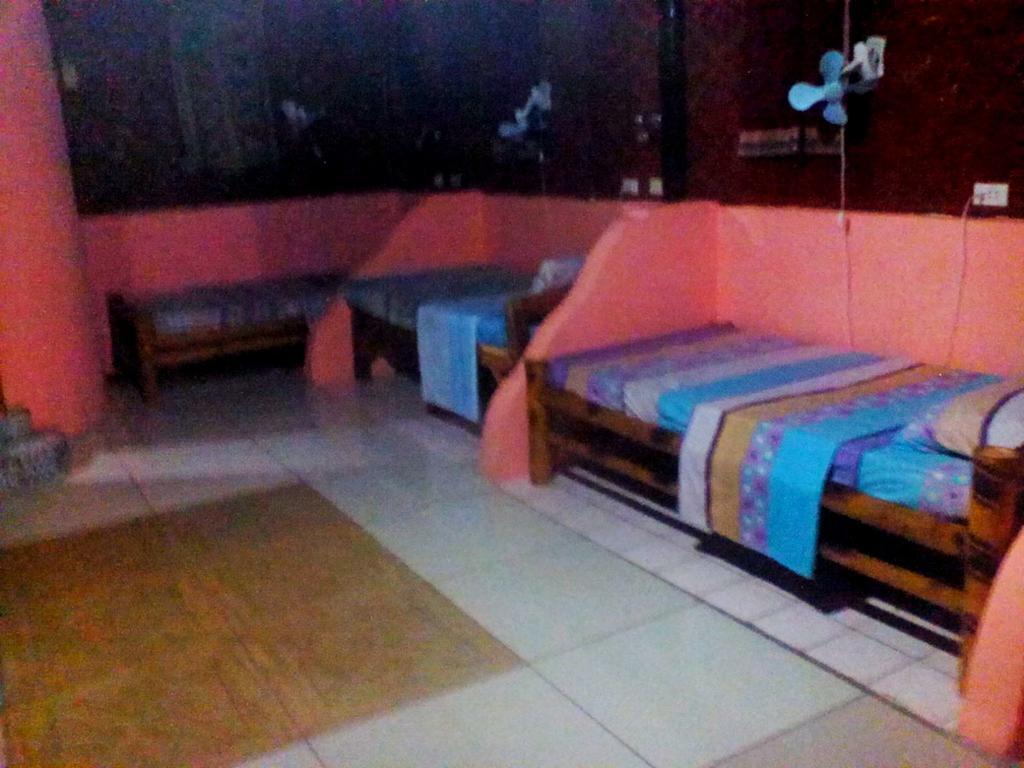 Lennon'S Place Backpacker Hostel Panglao Buitenkant foto