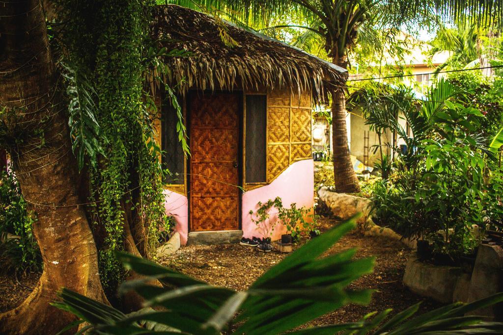 Lennon'S Place Backpacker Hostel Panglao Buitenkant foto