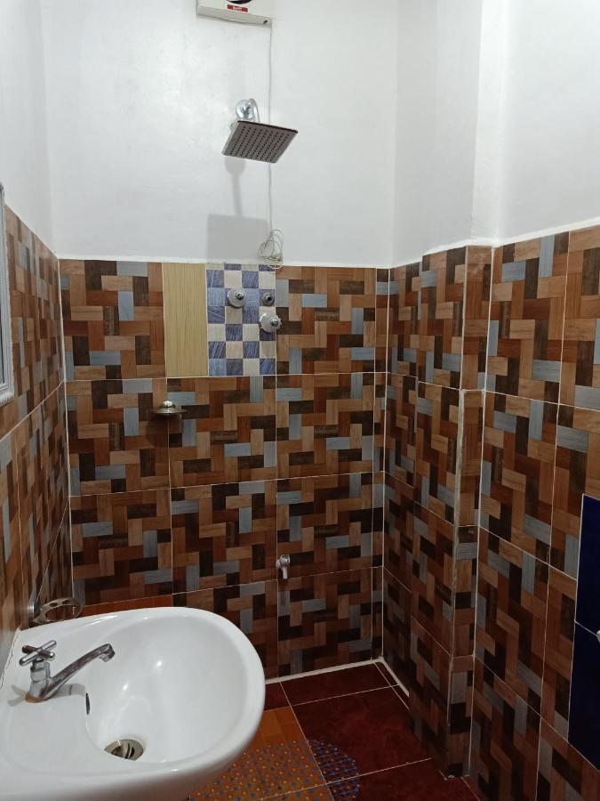 Lennon'S Place Backpacker Hostel Panglao Buitenkant foto